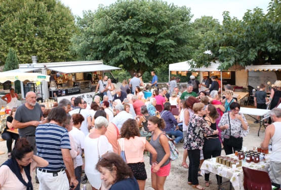 Marchés Nocturnes en Pays d’Uzès et du Pont du Gard