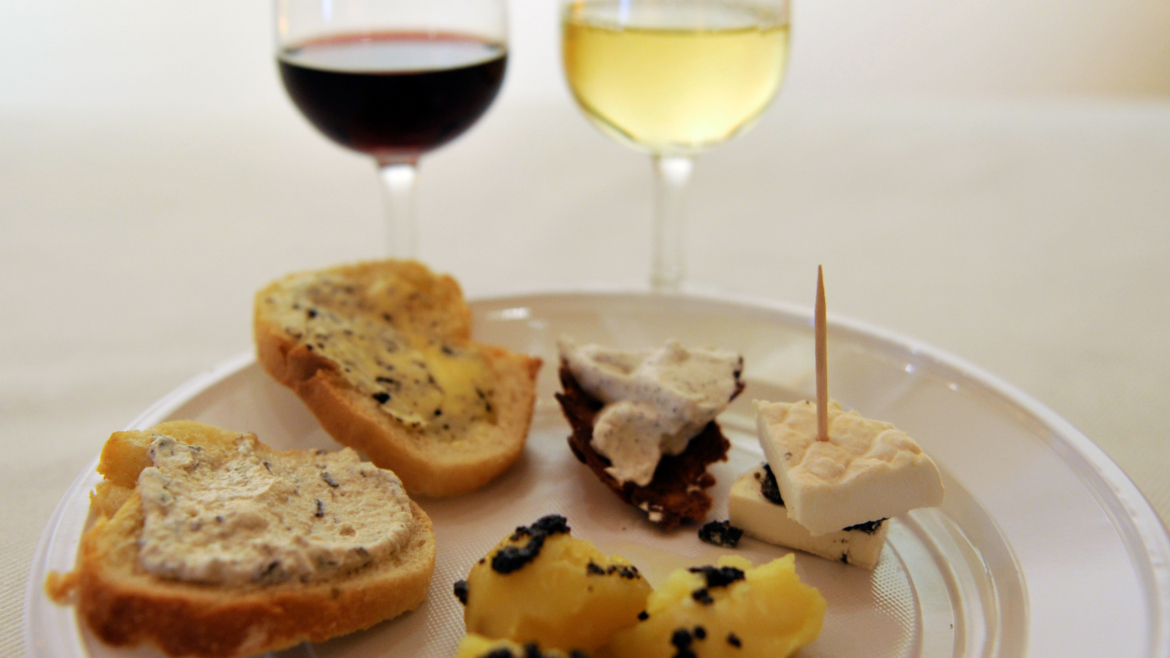 Dimanche 19 janvier 2025 : Dégustations commentées de vins AOP Duché d’Uzès et mets truffés.