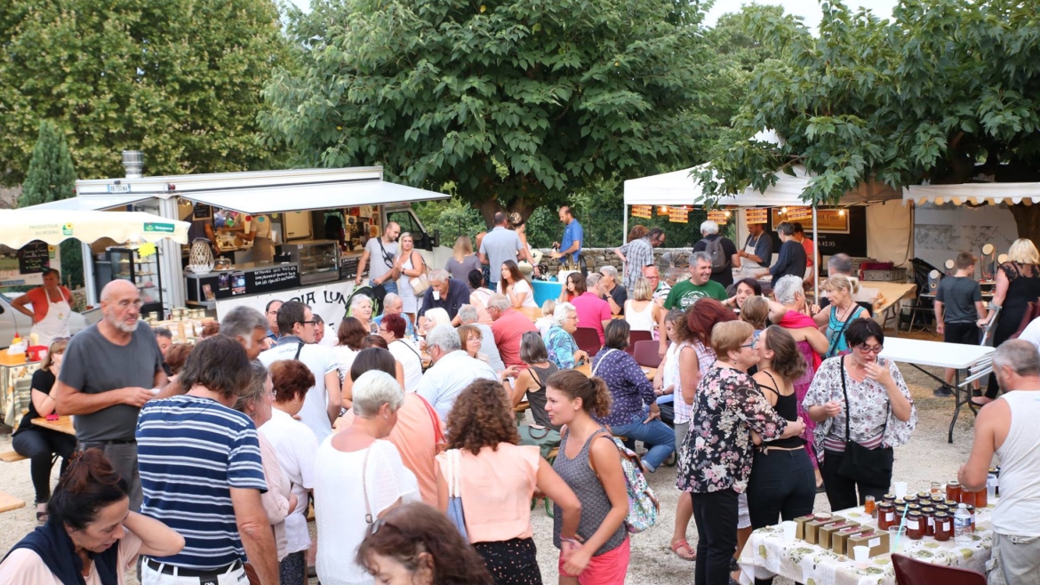 Marchés Nocturnes en Pays d’Uzès et du Pont du Gard